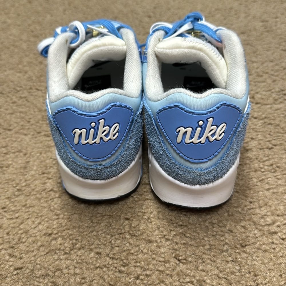 Nike women Air Max 90 SE First Use University Blue. Size 7 - Picture 4 of 5